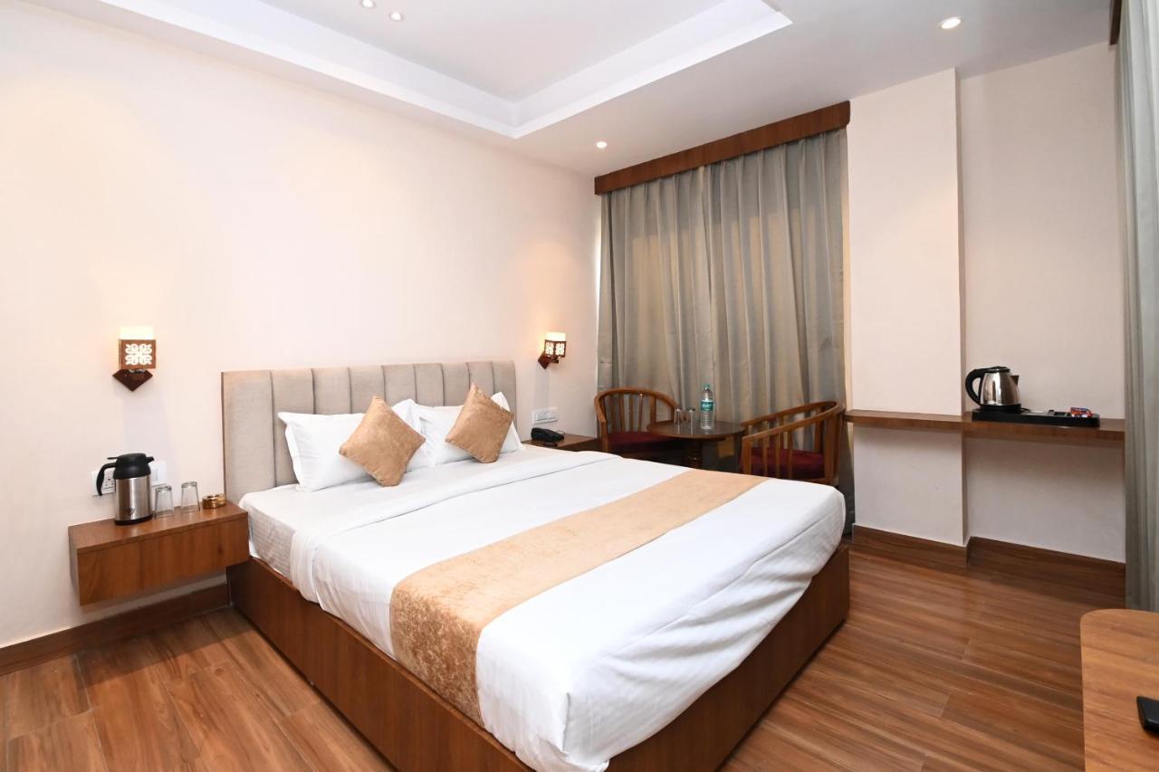 Hotel Blue Sapphire โกตา ภายนอก รูปภาพ