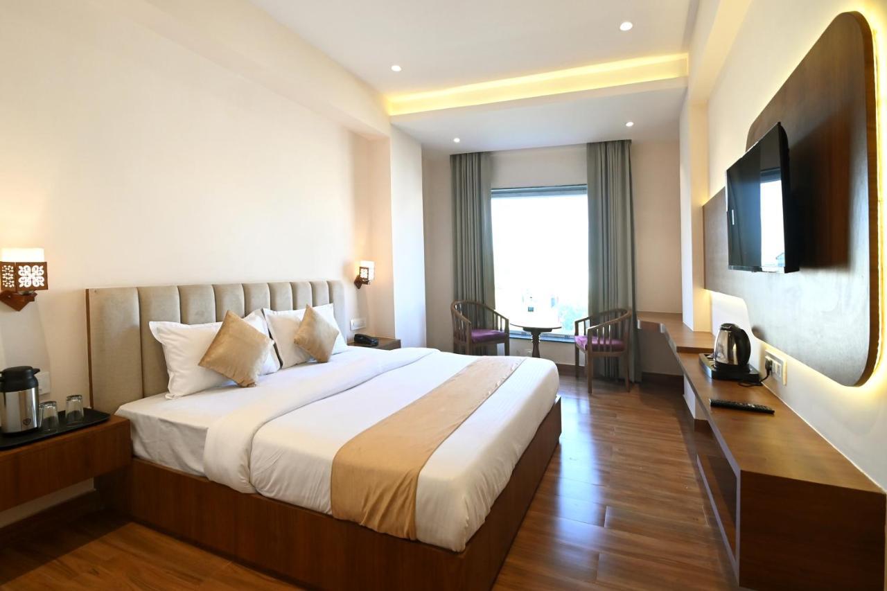 Hotel Blue Sapphire โกตา ภายนอก รูปภาพ