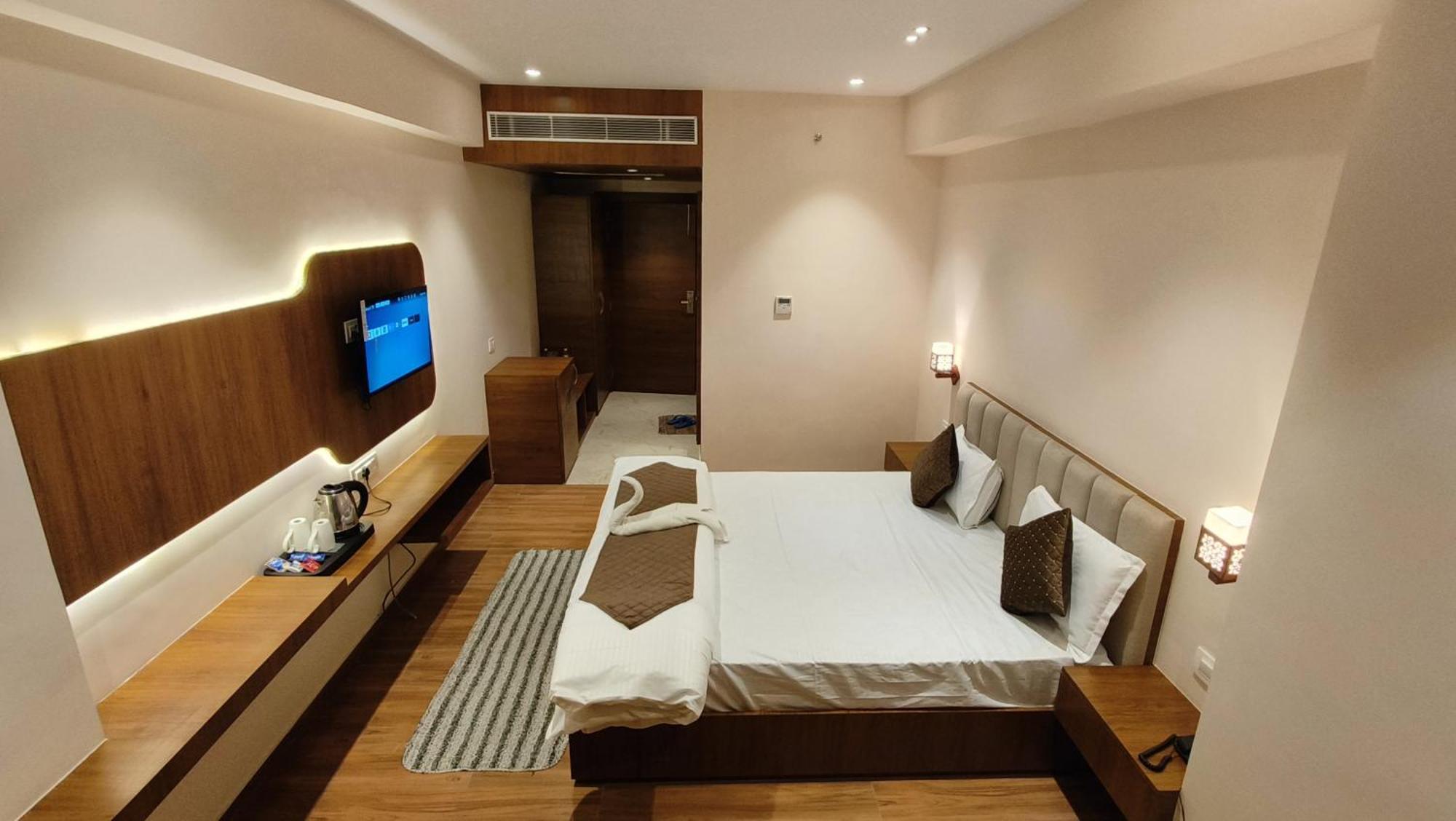 Hotel Blue Sapphire โกตา ภายนอก รูปภาพ
